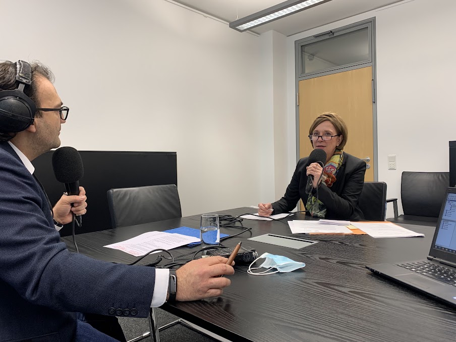 José Narciandi mit NRW-Schulministerin a.D. Yvonne Gebauer